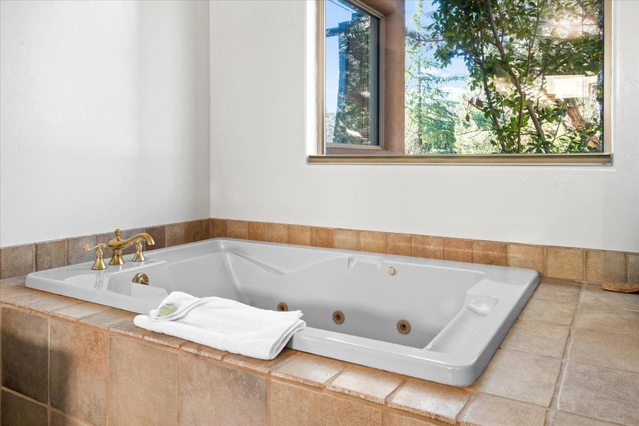 Adobe Village Villa With Private Patio - Sunset Villa Седона Екстериор снимка